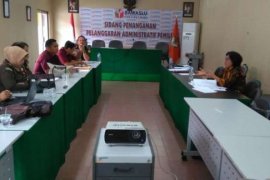 Terkait Laporan Cagub Firdaus Miliki Istri 2, Bawaslu Riau Minta Keterangan Ahli