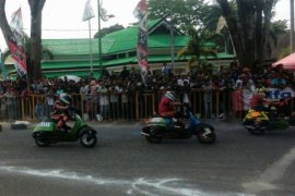 Vespa meriahkan "road race" Wali Kota  Championship