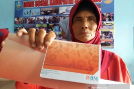 Dinsos Situbondo Salurkan Bansos Nontunai PKH (Video)