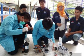 Mobil Generasi ke-15 dan 16 "Spektronics" ITS Diluncurkan (Video)