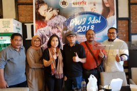 Indah Kurnia Vokal Wartawan Jatim Berkarakter