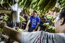 AHY Kunjungi Pasar Antri