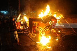 Bakar Ogoh-ogoh Gresik