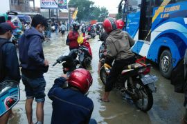 Banjir Kabupaten Bandung melumpuhkan lalu lintas