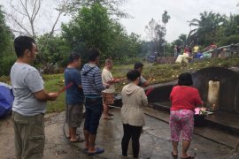 Semarak "Ceng Beng" di Sungai Ayak