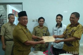 Pemkab HSS Salurkan Bantuan Korban Bencana Alam