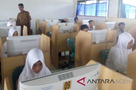 Pelajar SMP Singkil jalani extra hadapi UNBK