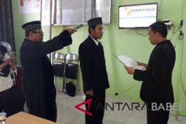 Panwaslu Bangka Tengah lantik PAW anggota Panwascam
