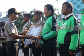 Penghargaan Pengemudi Ojek Peduli Kantibmas
