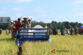 Gapoktan HST Dapatkan Bantuan 200 Unit Traktor