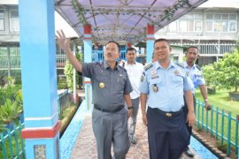 Pjs Walkot Bekasi cek kondusifitas Lapas dan Samsat