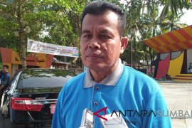 Pedagang di tempat wisata Pariaman belum peduli kebersihan