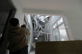 Video - Begini Kronologi Atap Bangunan RSAL Dr. Ramelan Ambruk