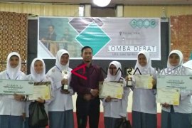 SMAN 4 Padang Juara 1 Lomba Debat Pangan