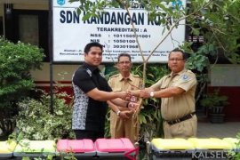 Ketua DPRD HSS Ajak Siswa Jaga Kebersihan