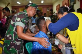 TNI - Walubi gelar operasi katarak gratis di Malut
