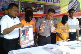 Dua Pelaku Pungutan Liar Terjerat OTT Tim Saber Pungli Polres Jember