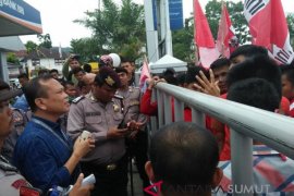 Mahasiswa protes pungli di BRI Gunungsitoli