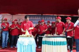 Dirut Sampaikan Kabar Gembira Keuntungan PTPN V Di HUT