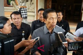 Antisipasi bom, Pastika ingatkan masyarakat lebih berhati-hati