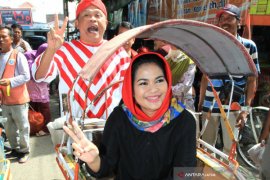 Pelawak Kirun Kampanye Gus Ipul-Puti di Bojonegoro