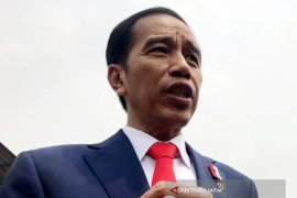 Jokowi Persilakan Dua Menterinya Diproses Hukum oleh KPK (Video)