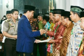 456 Setifikat Wakaf di Jatim Diserahkan Jokowi