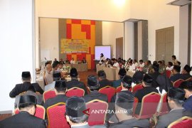 KPU Pamekasan Lantik Penyelenggara Pemilu 2019