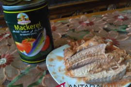 Dinas Kesehatan Batanghari temukan sarden bercacing (video)