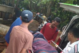 Dua Warga Pamekasan Disambar Petir