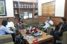 "Paiketan Krama Bali" tanyakan penghentian internet