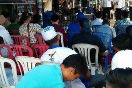 Paslon Firdaus-Rusli Effendi Terima Keluhan Masyarakat di Kampung Nelayan Inhil