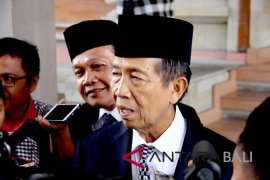 Gubernur Pastika: advokat senior beri pembelaan hukum gratis