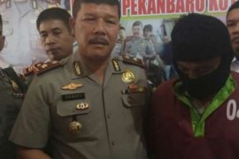 Pelaku Penipuan Mengaku Bisa Loloskan Orang jadi Polisi Diringkus Polsek Pekanbaru Kota, Korban Merugi Ratusan Juta 
