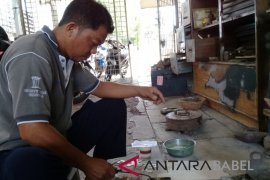 Perajin pewter di Pangkalpinang sulit tambah pekerja