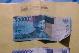 Polsek Pontianak Timur ringkus lima pengedar uang palsu