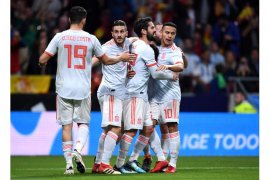 Isco sambut hangat larangan telepon selular yang diterapkan pelatih Enrique