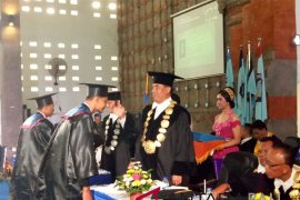 Undiksha Singaraja lepas 644 wisudawan