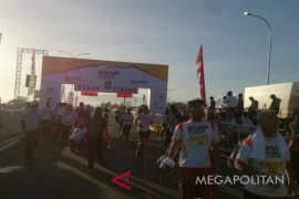 Lomba lari di jalan tol BORR di ikuti 3.000 pelari