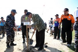 Bupati Tuban Ingatkan Pentingnya Jaga Kelestarian Alam Pantai