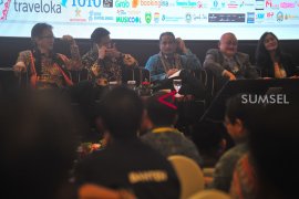 Diskusipanel bersama Menteri Pariwisata Page 2 Small