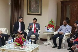 Gubernur Olly-Dubes Solomon bicara penyelamatan terumbu karang