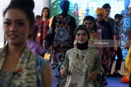 Festival Batik Tenun Bank Indonesia