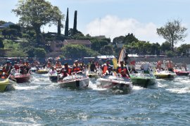 Warga Magetan Gelar Festival Gebyar Labuhan Sarangan
