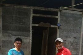 Pemkab Sitaro bangun jamban sehat keluarga miskin