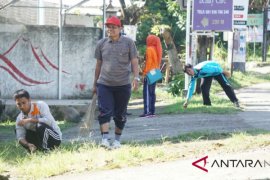 Dua Korban Minuman Keras Dibawa ke RSUD Dr Soetomo