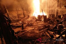 Pengeboran minyak terbakar, delapan orang meninggal dunia