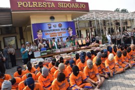Police Arrest 90 Arrow On Drug And Liquor Charges In Sidoarjo