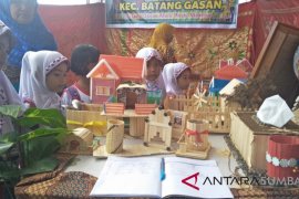 Gebyar Paud Padang Pariaman tampilkan karya seni dan alat permainan anak (Video)