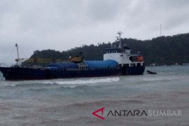 KM Bukit Raya dengan 133 orang penumpang dilaporkan kandas di perairan Natuna